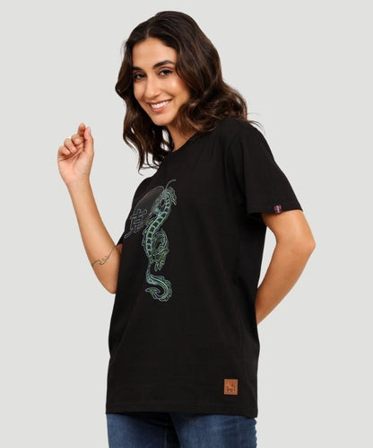 Women Dragon Kanji T-shirt - A Style Statement